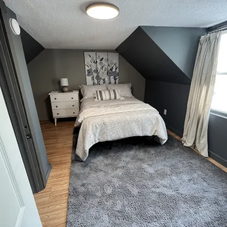 Small private home walking distance to Suny Potsdam/Clarkson!