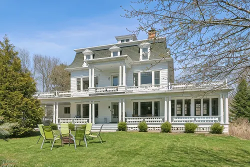 A historic treasure in Southern Maine, very unique and spacious - 3 ดาว