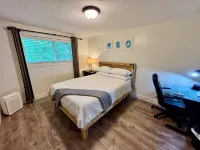 Equipped 3Bd/2ba Home with Private Backyard Oasis, Comfort & Convenience Await! - 3 estrellas