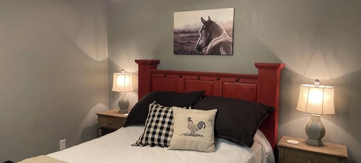 Tiny Farm home on 225 acres. 28 miles from Durant Casino & resort. Pet friendly! Hotels in Bryan County