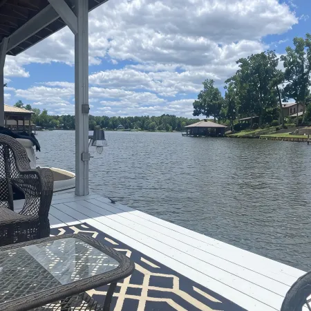 LakeHouse w/ Great Views--Private Boat House/Dock & Fire Pit /Fenced  Back Yard