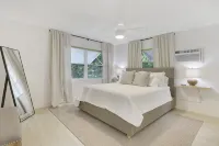 Private Coastal Retreat walking distance to downtown Jensen Beach  Sleeps 6 - 3 estrellas
