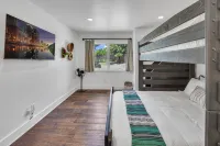 Private gated home, pool/hot tub, bbq, beach, families, summer vacation. - 泳池