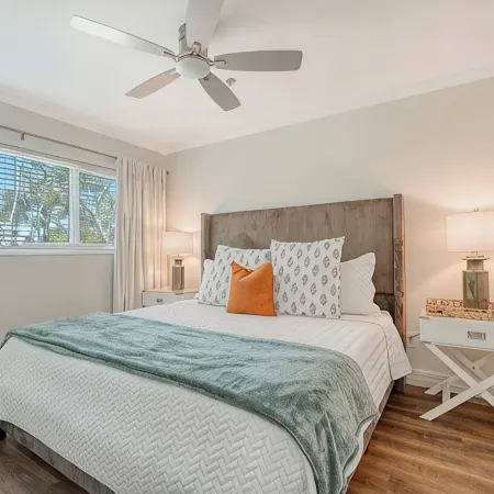 Stunning 1-Bedroom, Remodeled Apartment Overlooking Pool Near the Beach