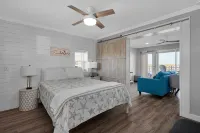 Sleepy Turtle -BEACH FRONT BLISS-Close to Mayo Clinic - 4-Star