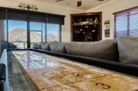 Riverfront with private dock, river views from every room & arcade games! - Wifi