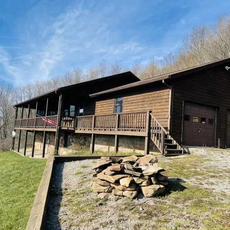 Ranch Home w/ Rolling Hill Views & Hot Tub