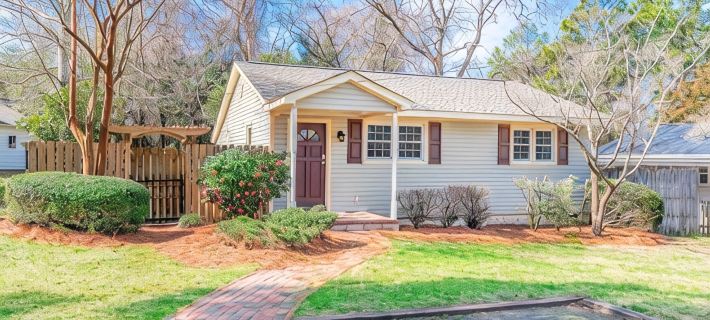 SoPi Cottage - Walk to Town - King Bed Hotels in Moore County