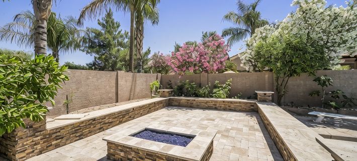 Amazing pool, arcade game and basktball game loft, pool table, 5 bedrooms Hotels in Gilbert