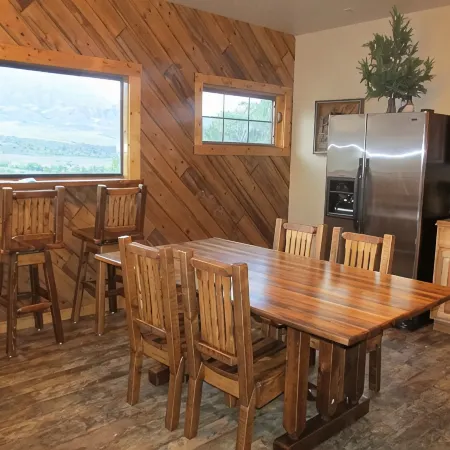 The Mountain Man - Yellowstone and Cody Cabin with spectacular views