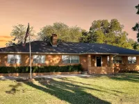 15 minutes to the airport. A peaceful nest in the middle of the city. - 2-Star