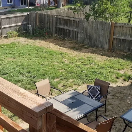 Cheerful 4 bed home with large yard and patio near parksnear