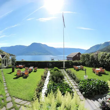 Walaker Hotel