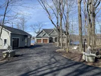Cozy Cottage-Breathtaking Sunsets. Lake Front. Close to Casino & Racetrack. - 4-Star