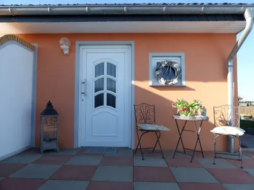 Haus Ostseeperle, 1 Minute Walk to the Beach, 3 Terraces and Sauna - WiFi