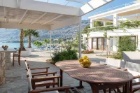 Arte Suites Pefki - مسبح غير متناهي