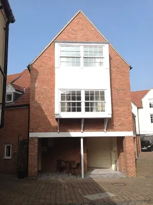 Town House in Central Wells with parking - Wi-Fi
