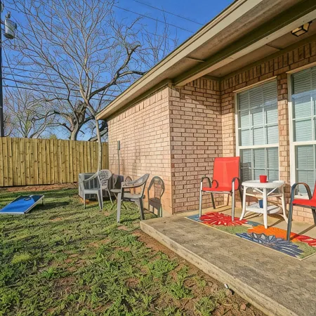 4 Bedroom-2 King Beds GREAT location, minutes to AT&T Stadium and DFW Airport!