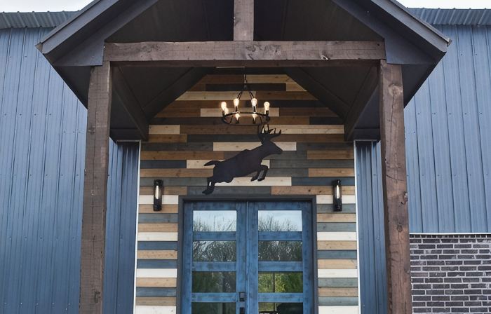 WhiteTail Cabin with Shuffleboard, Fireplace, WiFi, South of Norman