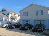 One Block to Beach, No Steps to Enter, Waterfront Decks - Wi-Fi