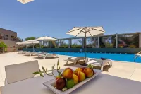Quinto Centenario Hotel - parking