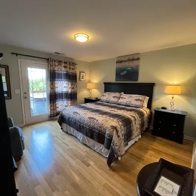 Lakeside Haven, Cottage#4, Pool, Hot Tub, Lake View - Pools