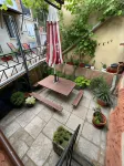 Hillside Guesthouse - Homestays
