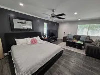 Newly Renovated Casita in Mesa, King-Sized Bed and Lightening Fast WiFi - บังกะโล
