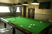 Komandor Hotel - ที่มีที่จอดรถ