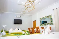 Villa de l'Integration - พร้อมอาหารเช้า
