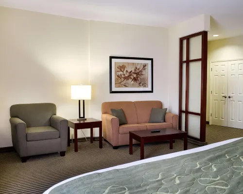 Comfort Suites - 2 estrellas