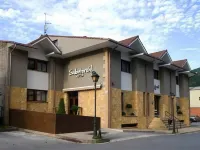 Hotel Salbatoreh Hôtels à : Olaberria
