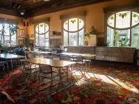 Green Tortoise Hostel Hotels near مرتفعات المحيط الهادي