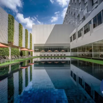 Mandarin Hotel Managed by Centre Point Отели рядом с достопримечательностью «Комплекс Чамчури Сквэр»