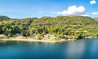 Onich Hotel & Lochside Beach Pods