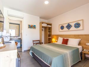 Kefi Beach & Suites