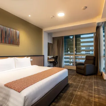 Hotel 7 Suria Отели рядом с достопримечательностью «Торговый центр Wisma Merdeka»