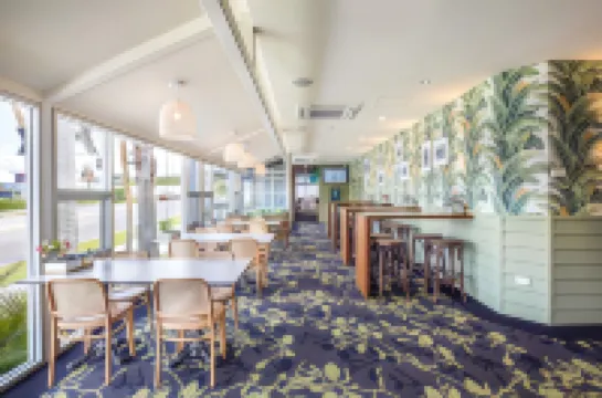 Nightcap at Commercial Hotel فنادق في غولد كوست