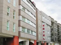 Colón Tuy Hotels near Biblioteca Publica Municipal de Tui