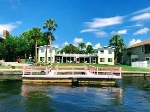 Cotee River Tiki Hut. Private Dock,