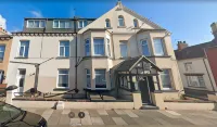 OYO Tudor Lodge - Redcar Beach Hotels near The Teesside Coffee Company