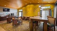 White Pines Inn & Suites