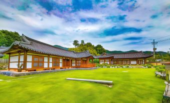 Iksan Hamra Hanok Experience Pension