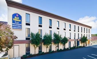 La Quinta Inn & Suites by Wyndham Jamestown