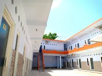 Penginapan Kurnia Sluke Hotels in Rembang