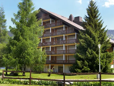 Grenat 8 Hotels in 