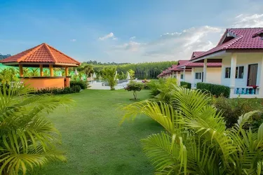 รูปภาพของPhuket Airport Villa