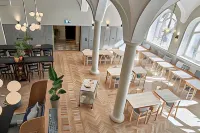 Moment Hotels - 3-Star