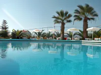 Leonidas Hotel & Studios - 2-Star