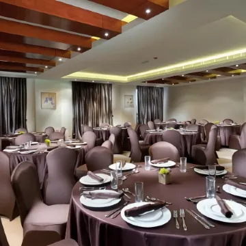 Al Hail Waves Hotel Managed by Centara